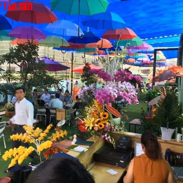 Mai xep quan cafe tao khong gian kinh doanh dep mat