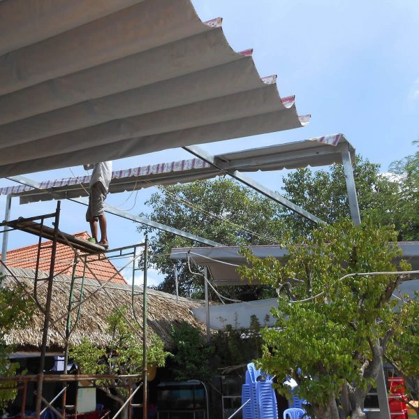 Thi cong mai xep di dong hoc mon tu cua hang tan tien