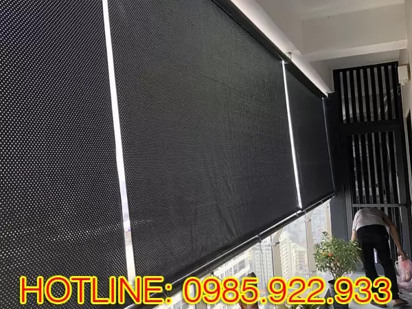 Mái bạt che mưa, che nắng.